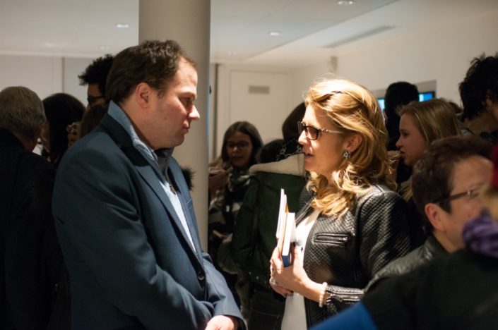 Madame Isabelle Estrade-François, Maire-Adjoint, s'entretient avec Matthias Vincenot