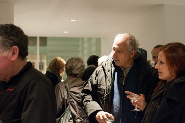 Echanges amicaux au cours du cocktail offert à l'issue du lancement du concours.