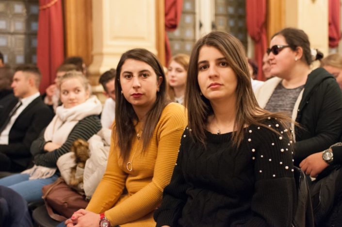 Kattia Galou et Hasna Redjal, de l'université Abderrahmane Mira de Béjaïa - Algérie