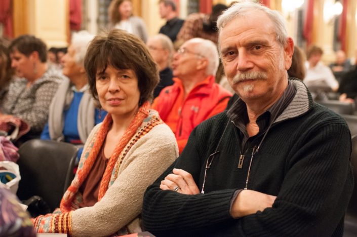 Pierre Kobel, auteur, représente les Editions Bruno Doucey