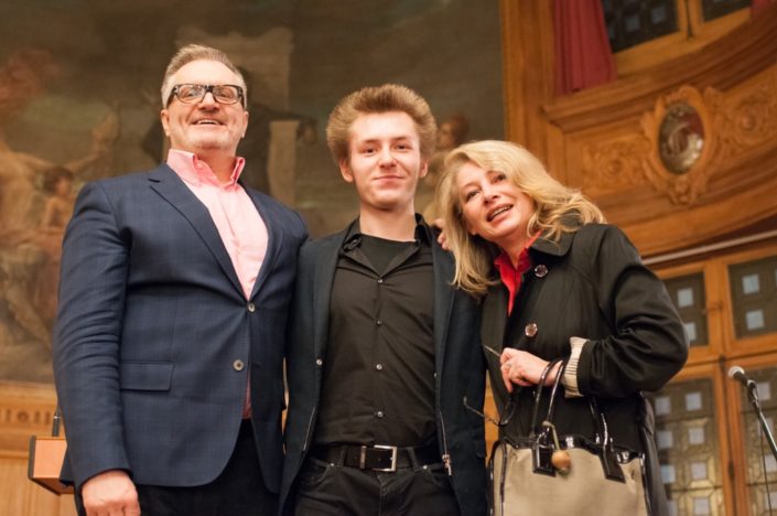 Alexandre Coste du Lycée français Alexande Dumas de Moscou avec ses parents
