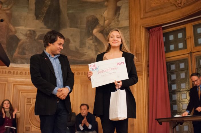 Binod Khakurel, Président de l'Association France-Népal et Linnaea Davis, 1er prix, Collège de Montréal à Montréal (Canada)
