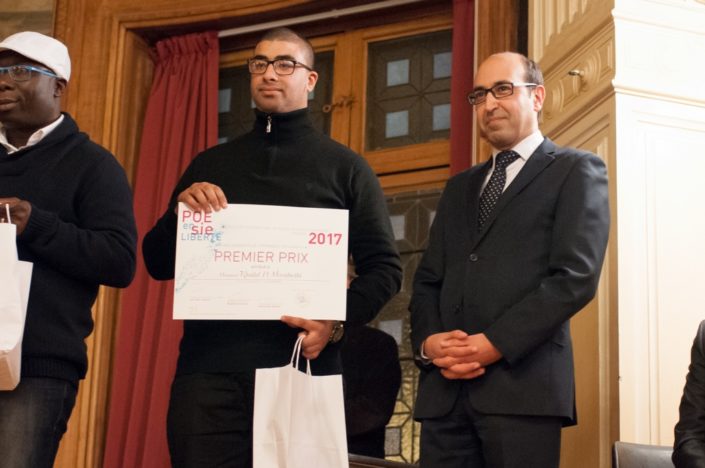 Khalid El Morabethi, 1er prix, Faculté Mohammed 1 Oudja (Maroc) décerné par Tarik Ramdani, Attaché culturel de l'Ambassade du Royaume du Maroc en France