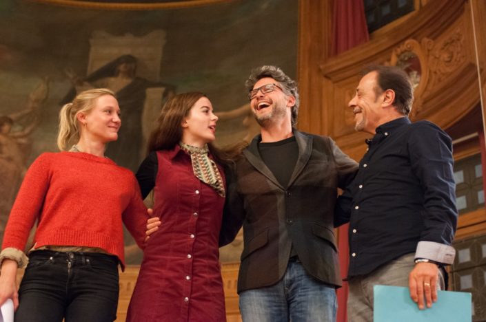 Les comédiens Yeelem Jappain, Lou Gala, Frédéric Gorny et Antoine Coesens