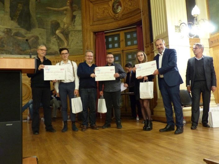 Prix Région Île-de-France, palmarès des apprentis. Pierre Kobel pour les Editions Bruno Doucey et Tom Lévêque, IUT Paris-Descartes (75) : Eric Dubois, poète et Matthieu Geens, CFA des métiers de la viande EPB Paris (75) ; Marion Hanat, UTEC Provins (77) et Rabah Kaabeche, DG Akor