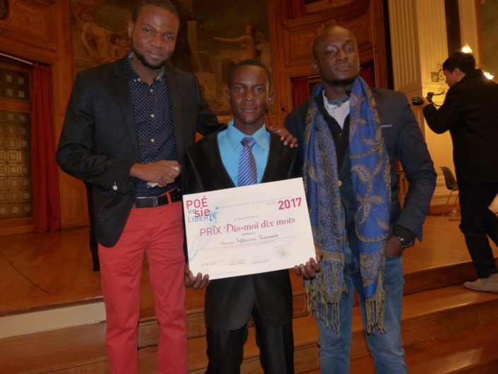 Prix "dis-moi dix mots" attribué à Niklovens Fransaint, IMFP à Gonaïves (Haïti)