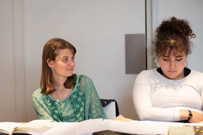 Eva de Prague et Feryel de Paris : toutes les deux en école d'art et en poésie