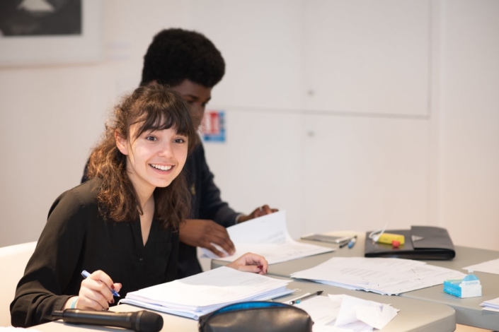 Jenna Boulmedais en Première Littéraire, Lycée Eugène Ionesco - Issy-les-Moulineaux (92).