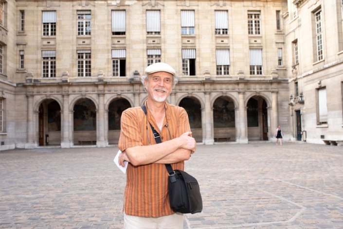 Pierre Kobel, des Editions Bruno Doucey assure le suivi éditorial de l'anthologie Poésie en liberté