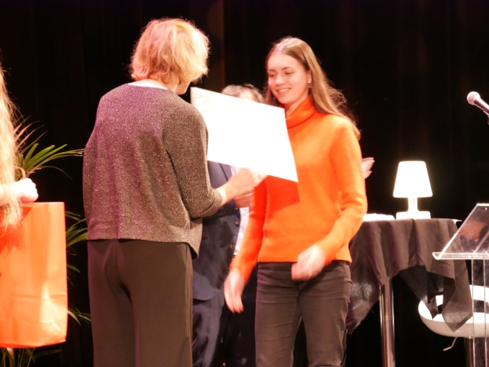 Geneviève Avenard, Défenseure des Droits de l'Enfant et Inès Doublier, du Lycée Alexandre-Dumas - Saint-Cloud (92), Prix International des Droits de l’Enfant