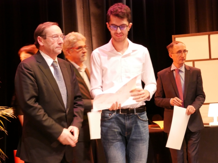 Jean Sarrazin, Recteur, Président du Directoire Fondation Robert de Sorbon, Cours de Civilisation française de la Sorbonne et Elias Khlif du Lycée français de Shanghai - (Chine), 1er prix, des Terminales