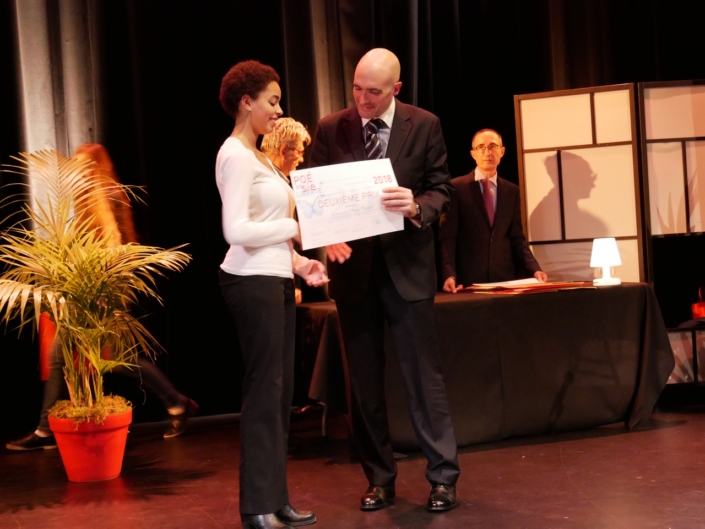 Jean-Baptiste Dussert, membre du Comité de lecture, Vice-Président, Poésie en liberté et Mara Dupas, Collège de Montréal - (Canada), 2ème prix des Lycées de l’Etranger