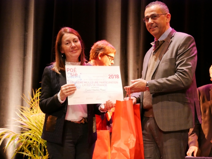 Nabil Kerouaz, partenaire, et Elisabeth Batier, pour représenter le Lycée Charles-Péguy, Orléans (45), 2ème Meilleure participation des Lycées de France