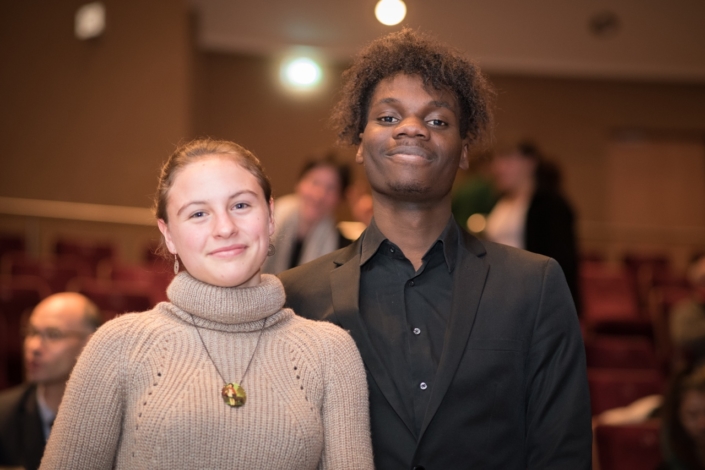 La lauréate Jeanne Guilment et le juré Luc Manene