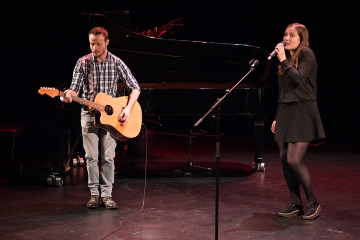 Chris Adamski et Tess Hofer