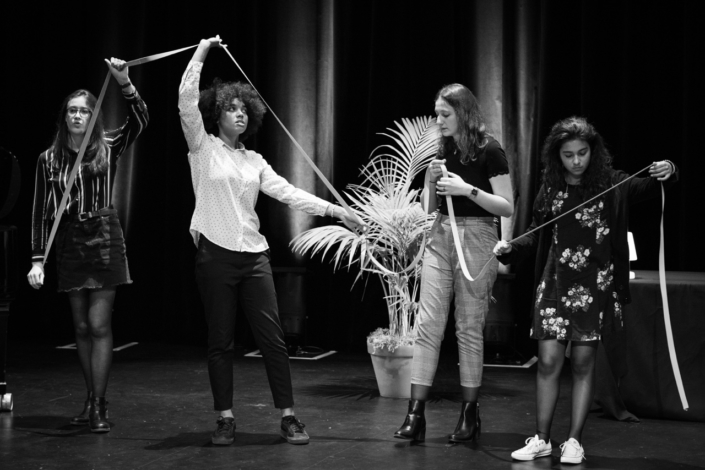 L’Atelier Janusz Korczak d’Issy-les-Moulineaux animé par Thomas Adam-Garnung : Chloé Benbekrite, Melinda Carniaux, Marion Demoniere, Alexandra Verron