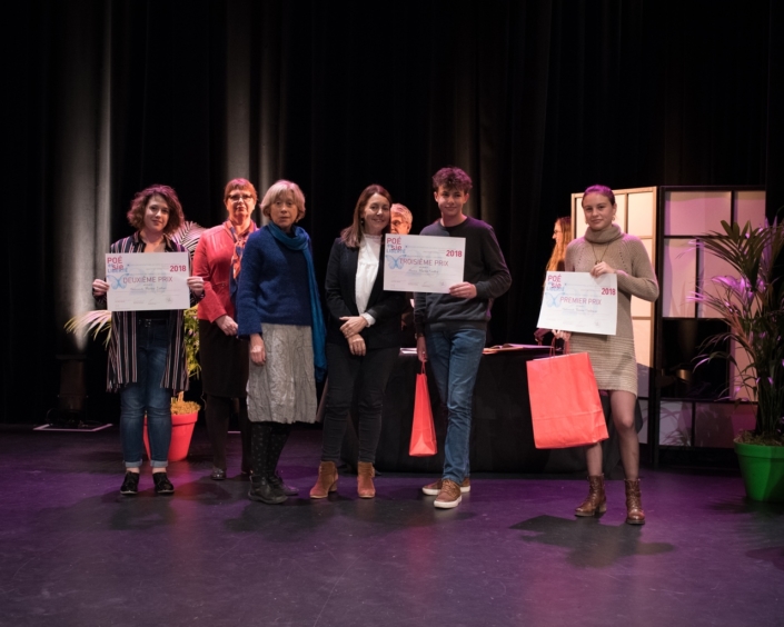 Prix des Secondes : Marine Laffort, 2ème prix, Claire Szabo, Maire adjoint de la Ville d'Issy, Elisabeth Jouhaud, Elisabeth Batier et Martin Goillot, 3ème prix et Jeanne Guilment