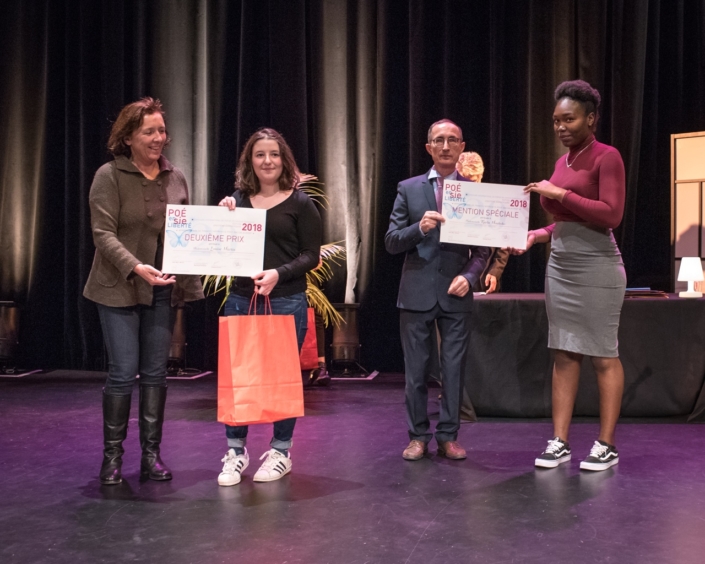 Prix Apprentis Post-Baccalauréat Apprentis du Campus Montsouris - Paris (75) : Carole Olympio, PDG de la start-up Blue Cloud et Louise Martin, 2ème prix Gilles Tabard, et Karla Moukoko, Mention spéciale