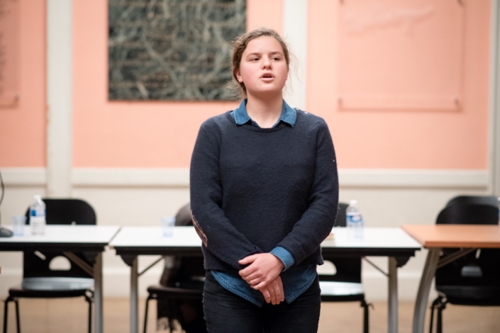 Fanny Guillot Salomon, sélectionnée de l'anthologie 2018, disant son poème