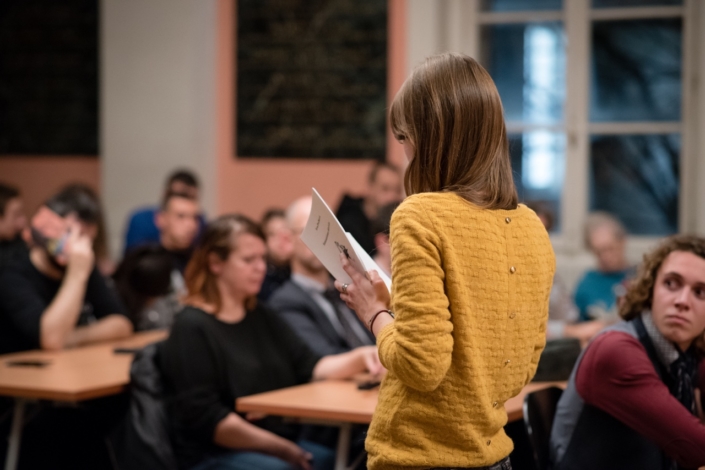 "Sensations dérivées" d'Eva Pechova, publiées aux Editions d'Ici et d'Ailleurs, Collection "Voix d'aujourd'hui" dirigée par Matthias Vincenot