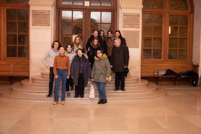 Le lauréat et des jurées, des membres du Comité de lecture, des membres de l'Association, des artistes