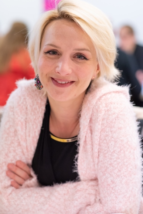 Lison Mezzina, Artiste / Auteur-Compositeur-Interprète