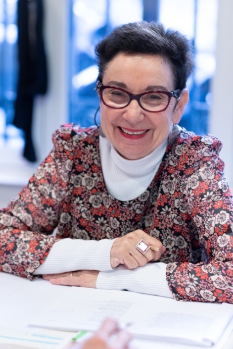 Nicole Simonet, Professeur de Lettres, Vice-Présidente d’honneur / Poésie en liberté Nicole Simonet, Professeur de Lettres, Vice-Présidente d'honneur / Poésie en liberté