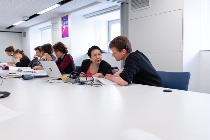 Edouard Scherrer, observateur des délibérations au côté de Yen Kuan