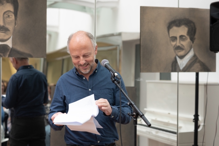 Etienne Orsini, poète, photographe et chanteur