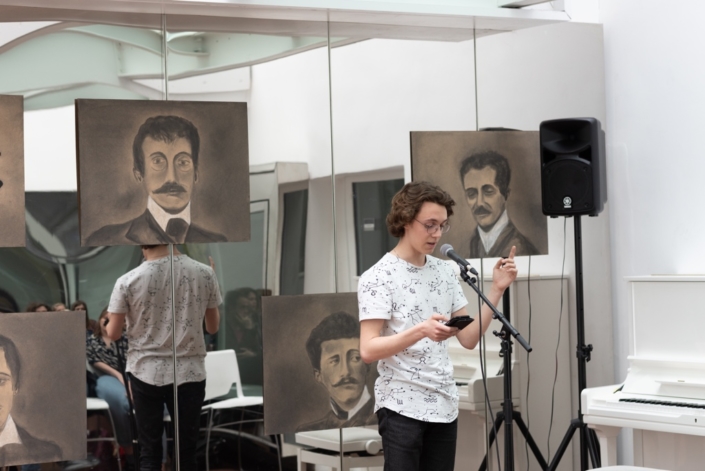 Loris Schirar, lauréat, juré, dans un de ses textes