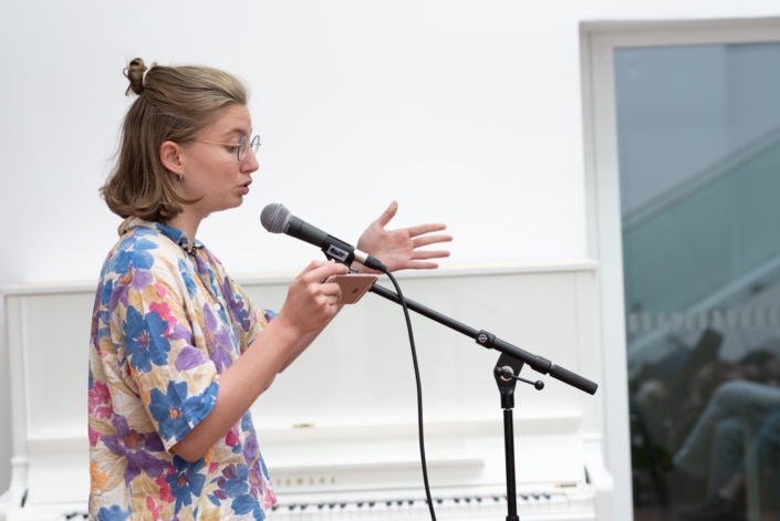 Marie Gallizia, lauréate, jurée, dans un de ses textes