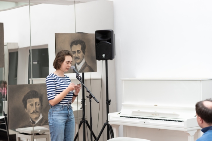 Claire Kozlow, lauréate et jurée, dans un de ses textes