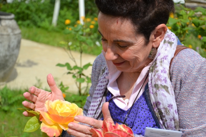 Nicole Simonet dans le jardin du ministère de l'agriculture et de l'alimentation