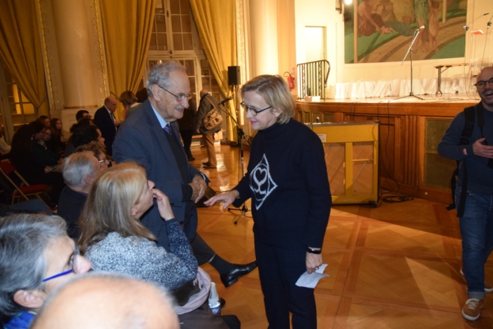 En discussion, Florence Berthout, Maire du 5ème, Pierre Brunel, Président d'honneur et Danièle Lévinas