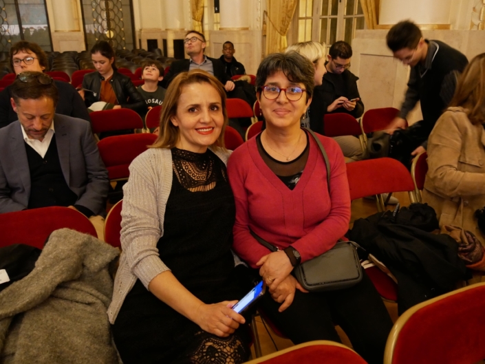 Hassina Debbouz, correspondante en Algérie et une amie