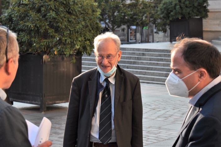 Arrivée de Pierre Brunel pour le Comité d'honneur