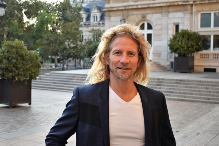 Gwendal Peizerat, patineur artistique, champion olympique de danse sur glace, auteur compositeur interprète