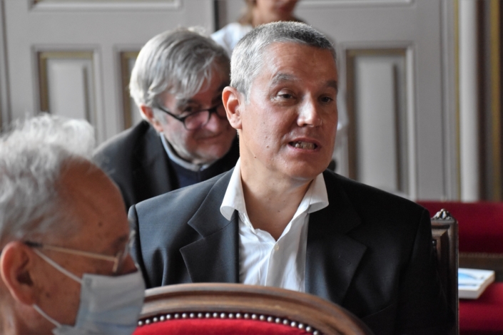 Eric Meadmore, représentant Louis Dominici, président de la M.A.E.E.