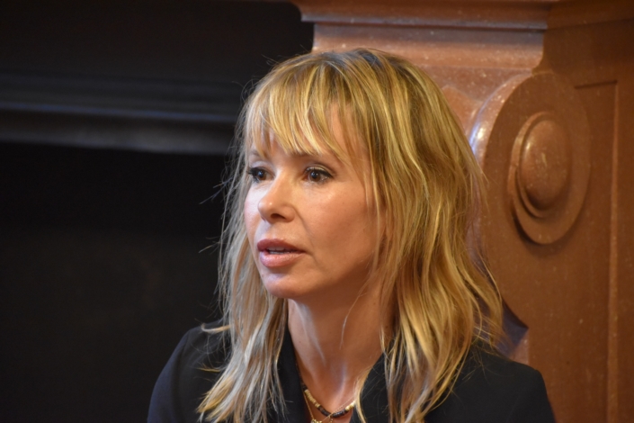 Romane Serda, auteure compositrice interprète