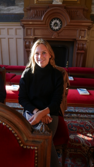 la comédienne Maïra Schmitt