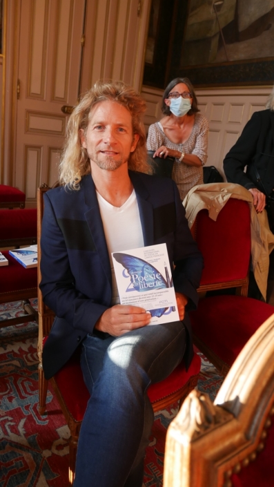 Gwendal Peizerat, patineur artistique, champion olympique de danse sur glace, auteur compositeur interprète