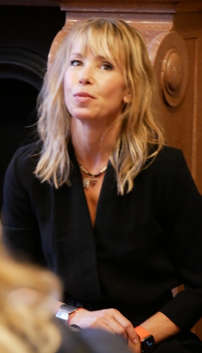 Romane Serda, auteure compositrice interprète