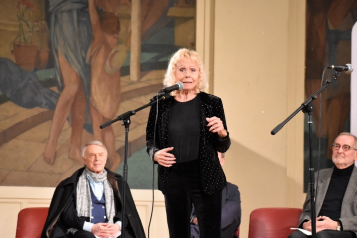 Isabelle Aubret sous le regard de Salvatore Adamo et Olivier Pajot