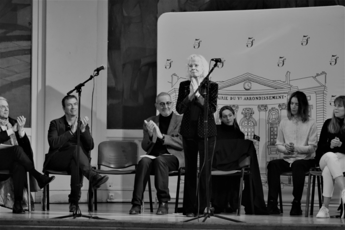 Isabelle Aubret sous les bravos de ses pairs et du public