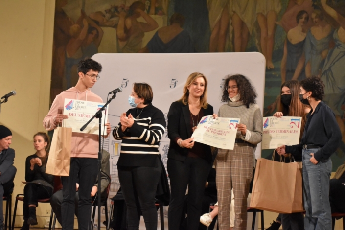 El Hocine Chabane, Lynda Aït Bachir, Amina Chippaux, Juliette Leproust et Jenna Boulmedaïs