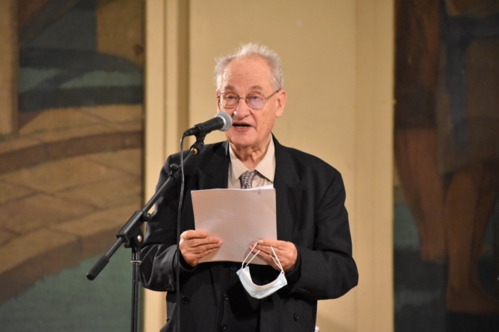 Pierre Brunel lit le poème de Marine Borysewicz