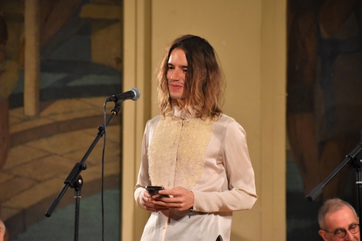 Hugo Jardin, auteur compositeur interprète, mime, porte-parole jeunesse de #JamaisSansElles