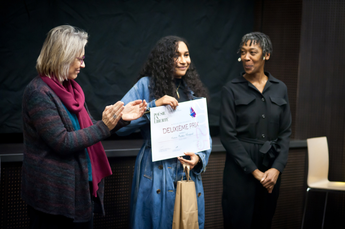 Prix remis par Tania de MONTAIGNE, écrivaine, comédienne, et par Laurence BOUVET