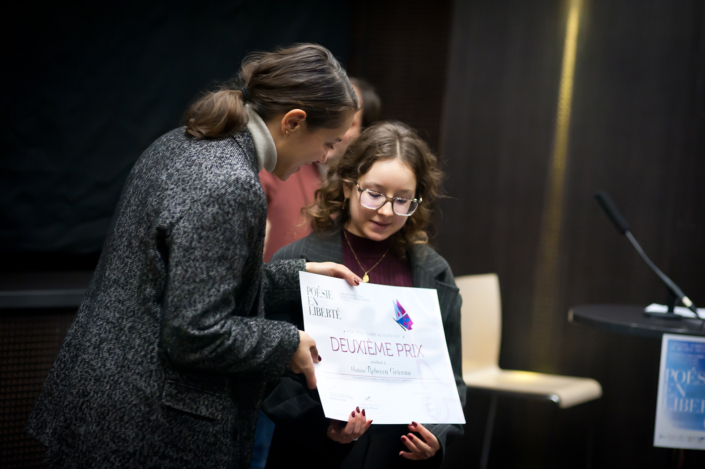 Prix remis par Mirna HELOU, journaliste et animatrice culture