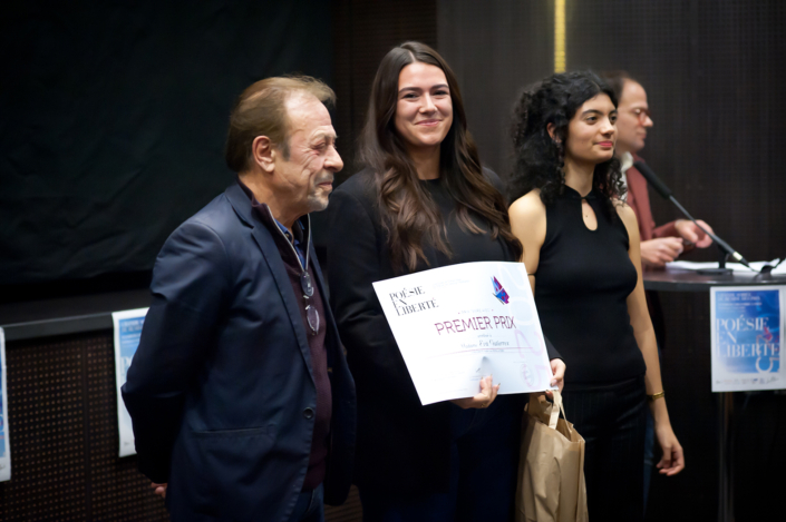 Prix remis par Antoine COESENS, comédien, et par Selma BENDADA, poète, membre du Conseil d’administration de Poésie en liberté
